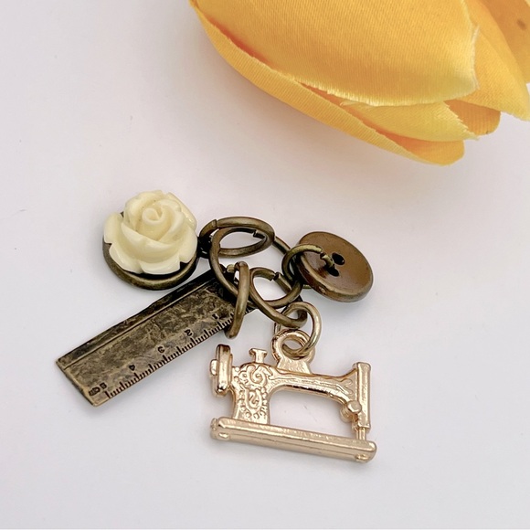 VINTAGE CHARM - Picture 1 of 7